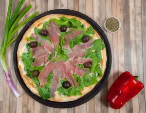 Pizza rúcula y jamón crudo ind