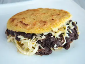Arepa Asada Domino