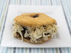 Arepa frita de pabellón