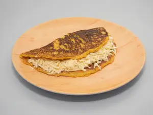 Cachapa con jamón y queso