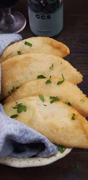 Empanada Frita Con Salchicha