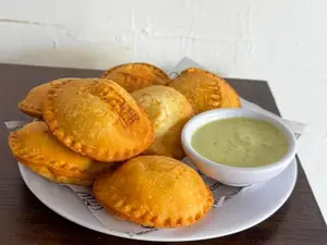 3 empanaditas de pollo