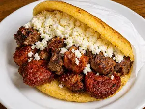 Arepa De Chorizo Y Queso