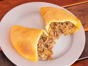 Empanadas de carne mechada