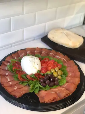 Burrata y crudo para 5 pers