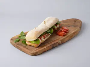 Sandwich De Mortadela Y Brie