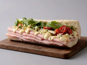 Sandwich lomo deluxe caliente