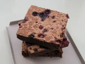 Brownie de frutos rojos