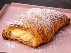 Croissant con pastelera