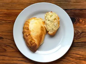 Pollo y salsa blanca