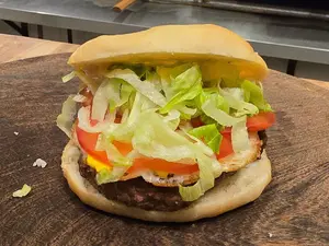 Hamb/ huevo, lechuga y tomate