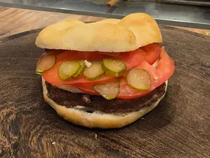 Hamb/ huevo pepino y tomate