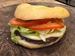 Hamb/ tomate, lechuga y queso