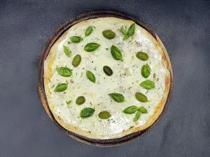 Muzzarella / albahaca