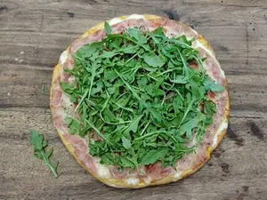 Muzzarella/ panceta y rucula