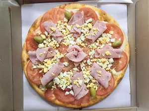 Napolitana/ jamon, huevo y ajo
