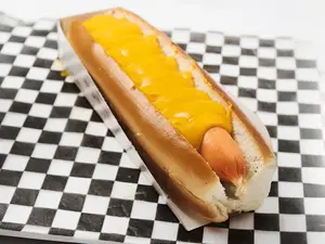 HOT DOG CHEDDAR