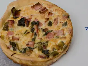 Tarta de jamón y puerro