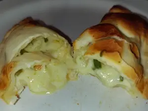 Empanada de cebolla y queso