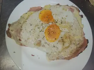 Milanesa bomba.