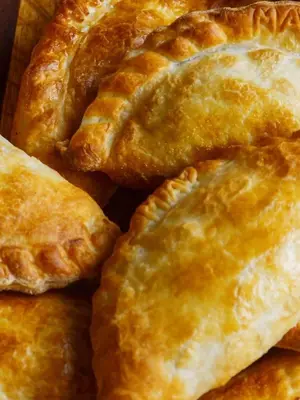 Empanada de jamón y queso