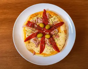 PIZZA GRANDE JAMON Y MORRONES