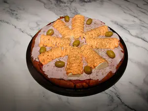 Pizza de jamón y palmito