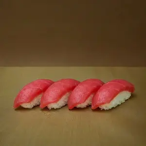 Nigiri de atún (4 piezas)