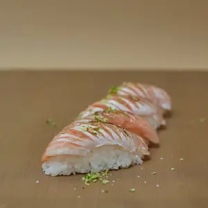 Nigiri trufado (4 piezas)