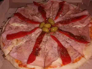Pizza jamon y morron