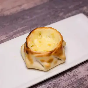 Empanada Jamón y provolone
