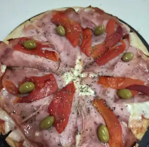 Pizza Jamón y morrones