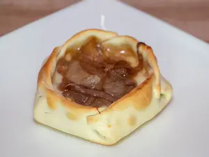 Canastita cebolla caramelizada