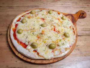 Pizza mozzarella y provolone