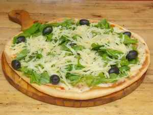 Pizza rúcula y parmesano