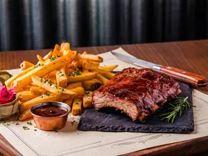 Ribs cerdo con fritas