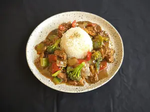 Pollo Con Verduras En Salsa De SÉSAMO