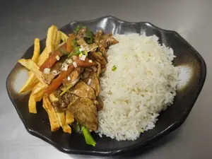 Salteado De Pollo