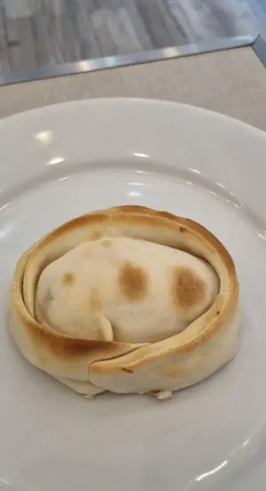 Empanada De Jamon Y Queso