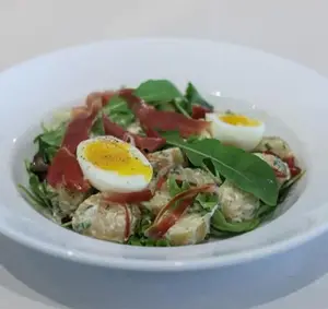 Ensalada Papines Y Huevo
