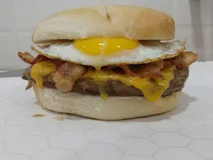 Burguer chedar bacon y huevo