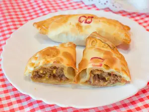 Empanada de carne picante
