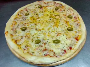 Pizza De Muzzarella