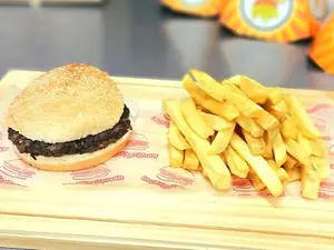Maxi burguer simple + fritas