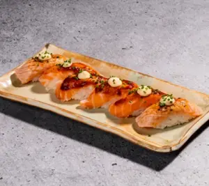 Nigiri Salmón Anticuchero