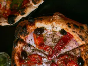 Pizza Jamon Y Morron