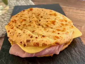 Chipá toast