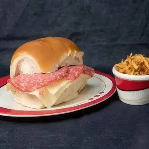 Pebete de salame y queso