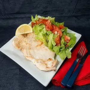 Pechuga grillé con ensalada