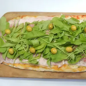 21 Pizza con panceta y rúcula